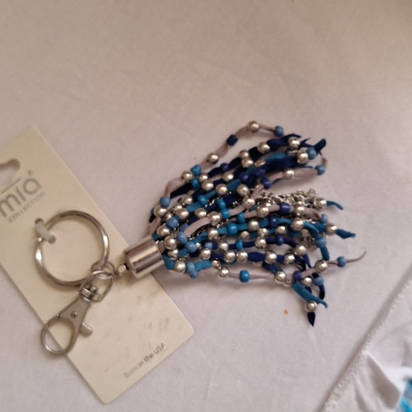 Mia collection key chain - Picture 2 of 3